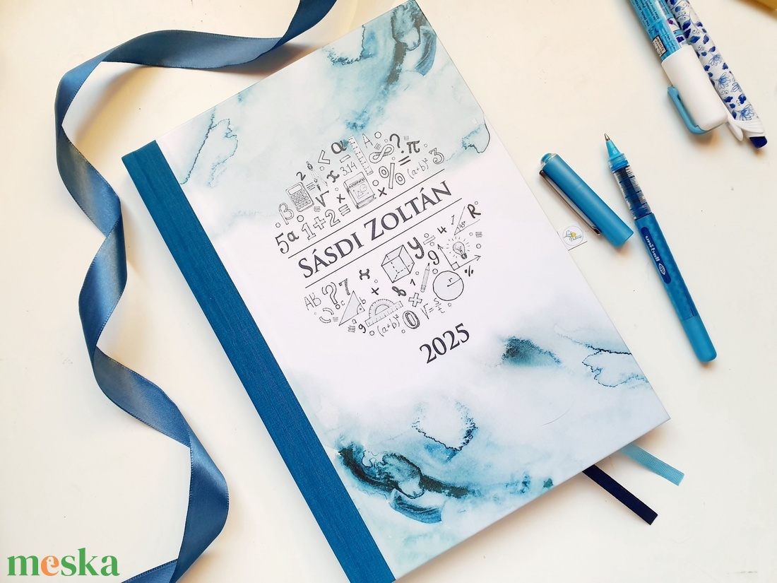 Egyedi naptár, matek tanár, kék, Naptár, határidőnapló, kalendár, zsebnaptár, névreszóló, tervező, könyvelő - otthon & életmód - papír, írószer - naptár & tervező - Meska.hu