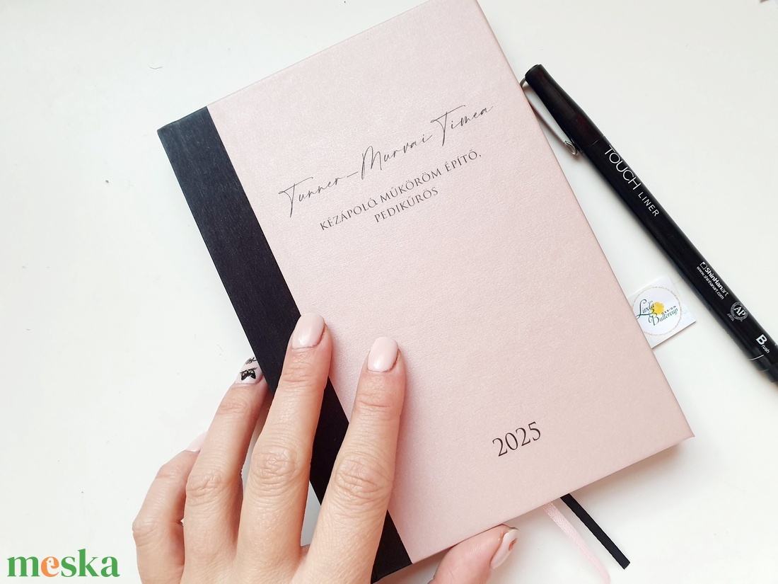 Egyedi naptár, Fekete, púder, rosegold, Logóval, Naptár, határidőnapló, kalendár, zsebnaptár, névreszóló, tervező,körmös - otthon & életmód - papír, írószer - naptár & tervező - Meska.hu