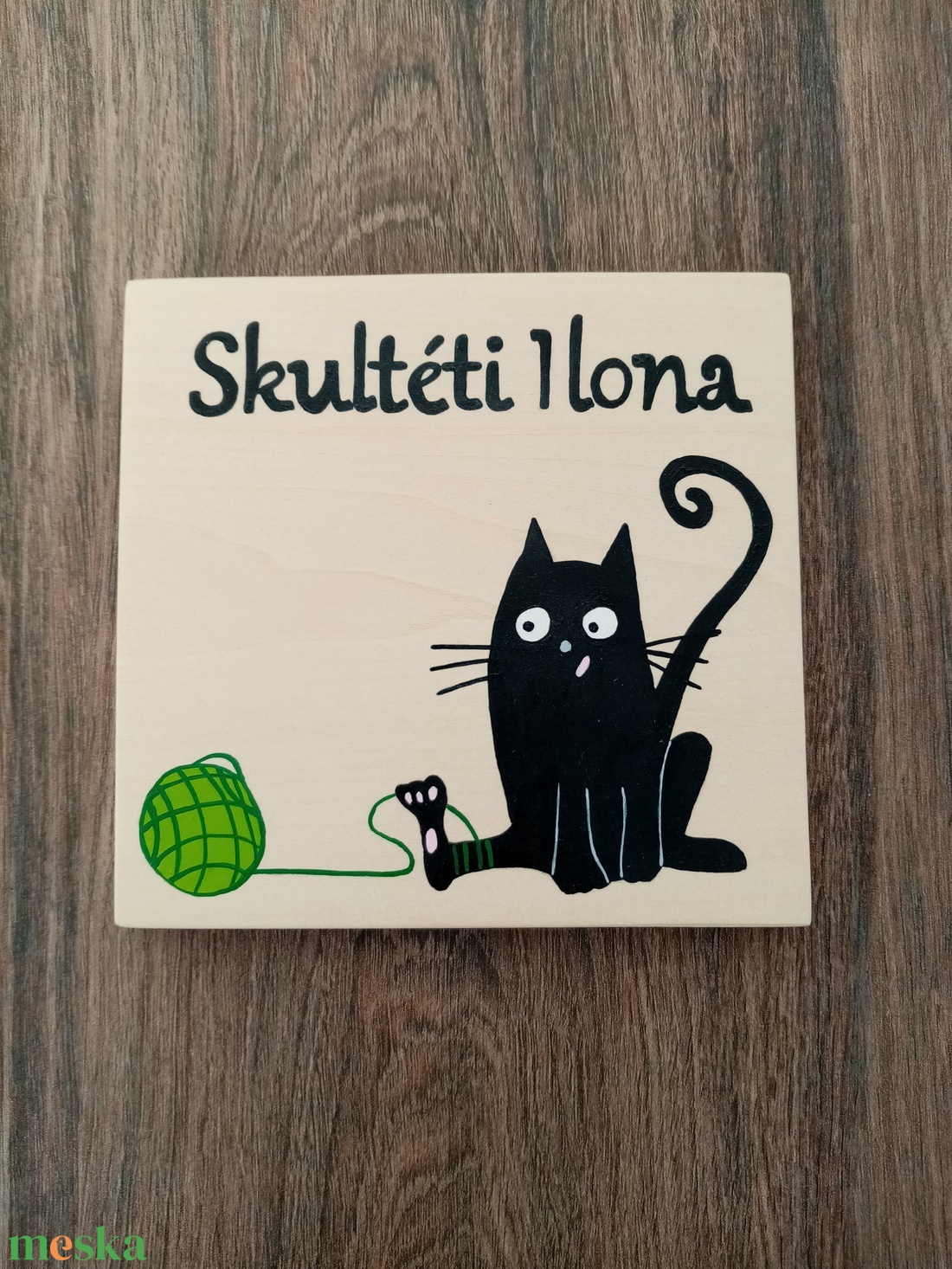 Névre szóló ajtójelölő tábla, ajtódísz, kopogtató- fonal galiba - otthon & életmód - dekoráció - ajtó- és ablak dekoráció - ajtótábla - Meska.hu Névre szóló ajtójelölő tábla, ajtódísz, kopogtató- fonal galiba - otthon & életmód - dekoráció - ajtó- és ablak dekoráció - ajtótábla - Meska.hu