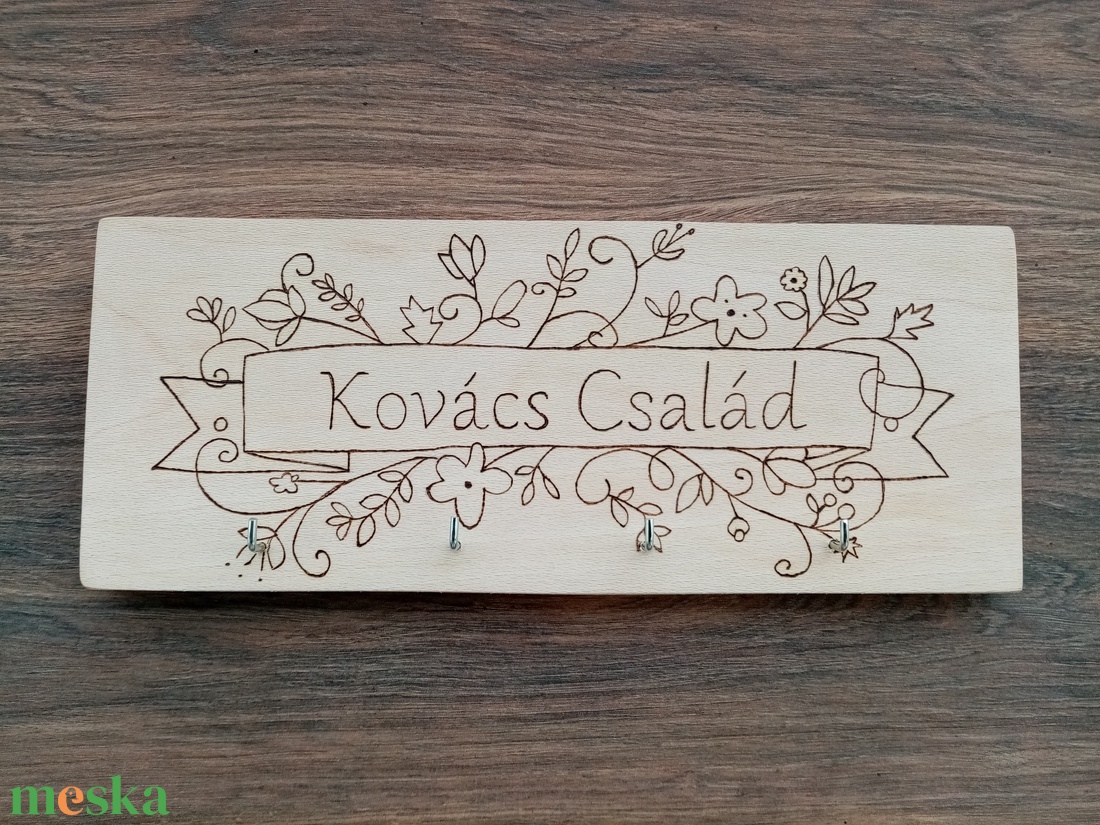 Családi kulcsakasztó, kulcstartó, fali kulcstartó- Égetett virágos - otthon & életmód - dekoráció - fali és függő dekoráció - fali kulcstartó - Meska.hu Családi kulcsakasztó, kulcstartó, fali kulcstartó- Égetett virágos - otthon & életmód - dekoráció - fali és függő dekoráció - fali kulcstartó - Meska.hu