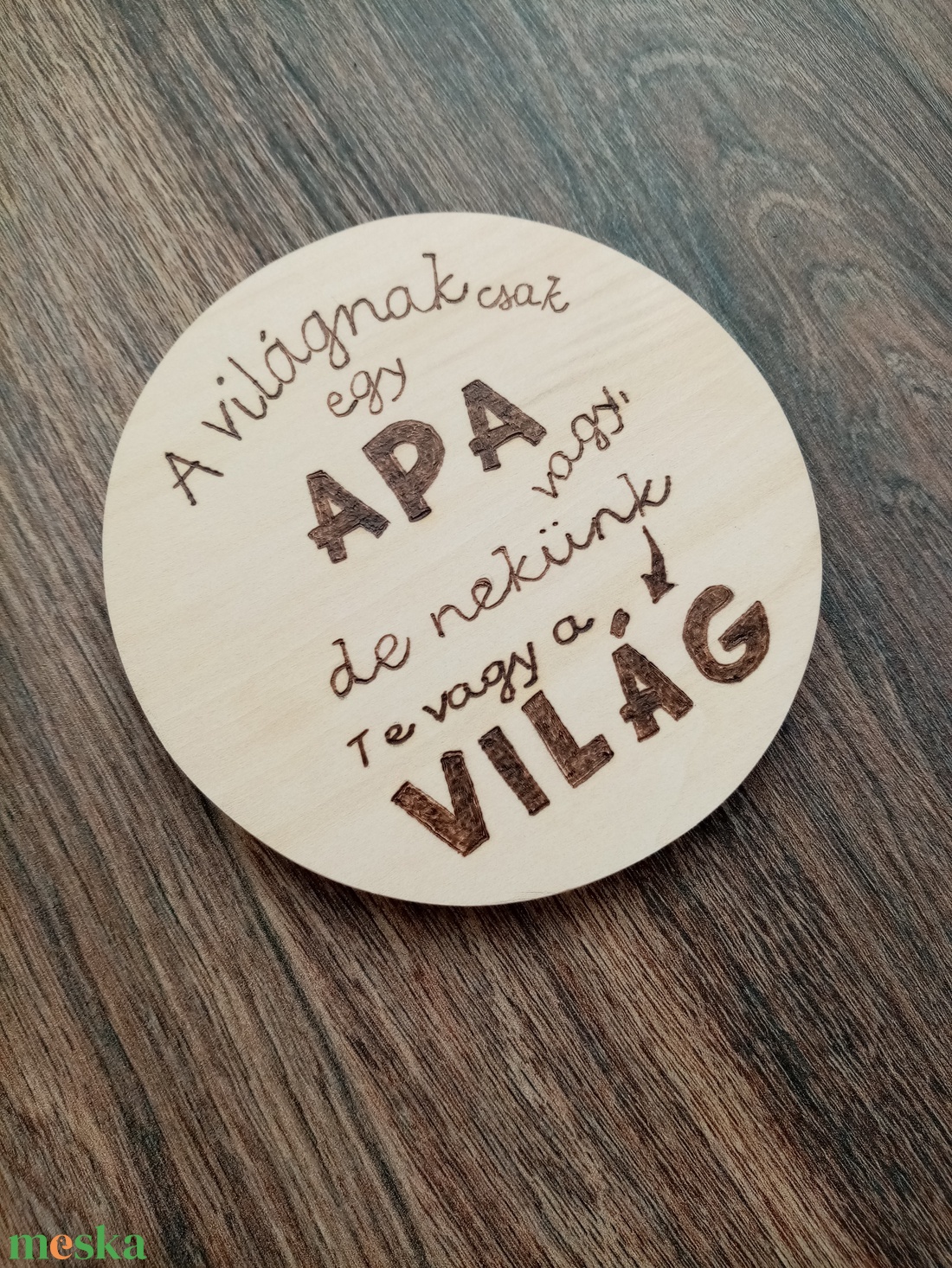 Apa nekünk a világ poháralátét, sörös korsó alátét - otthon & életmód - dekoráció - kép & falikép - táblakép - Meska.hu Apa nekünk a világ poháralátét, sörös korsó alátét - otthon & életmód - dekoráció - kép & falikép - táblakép - Meska.hu