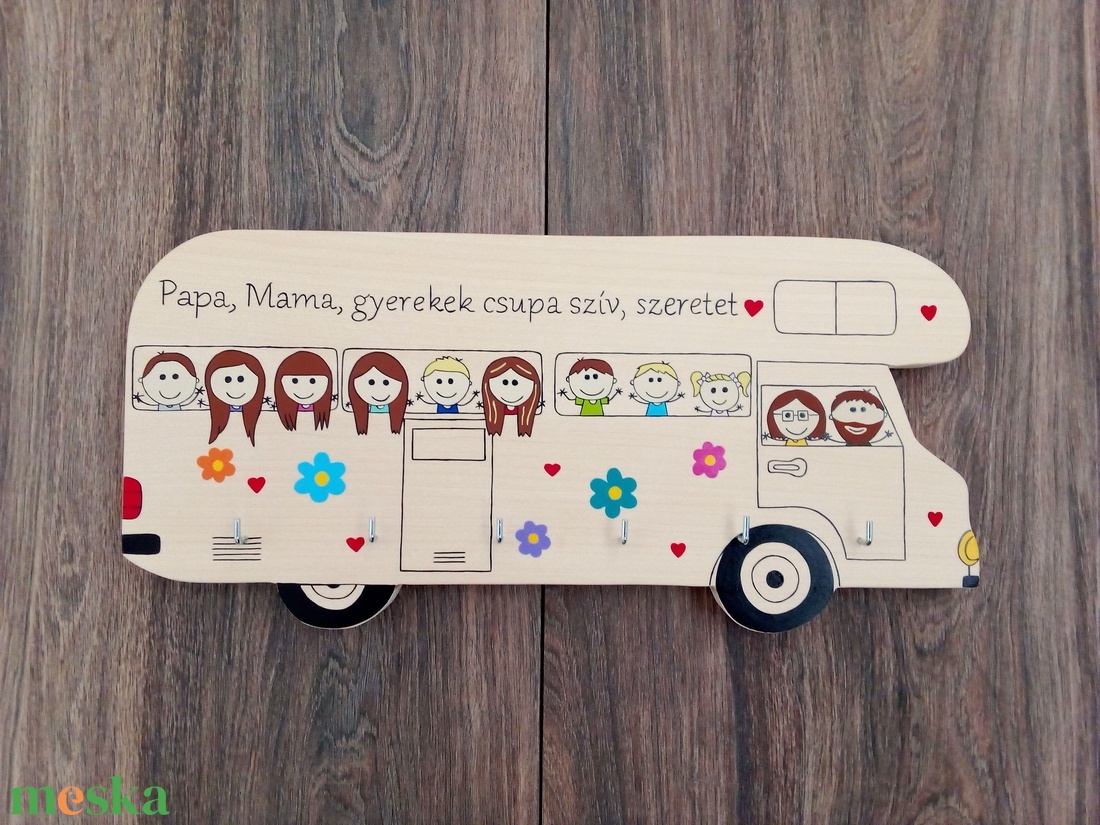 Lakókocsi alakú Családi fali kulcstartó, fali kulcsakasztó, kulcstartó, kép, dekoráció .- Nagyszülők , szülők , unokák  - otthon & életmód - dekoráció - fali és függő dekoráció - fali kulcstartó - Meska.hu