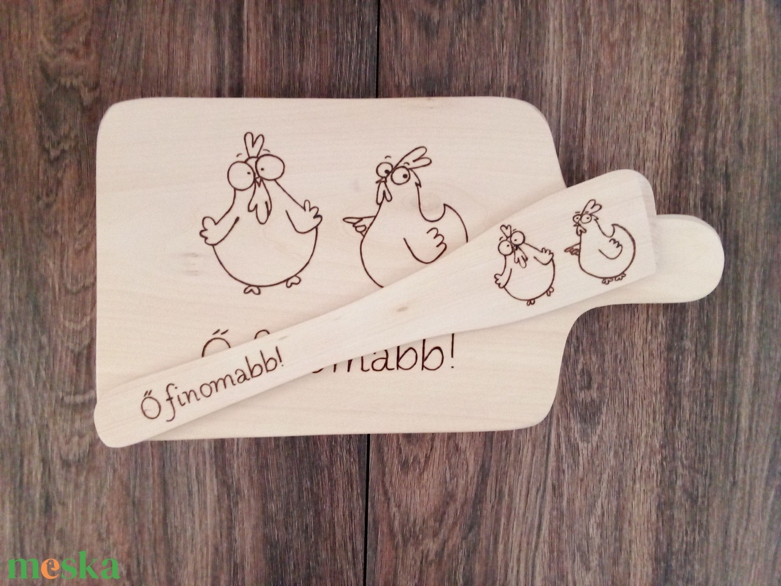 Vicces Csirkés vágódeszka, fakanál, teflon lapát szett - 2 darabos - otthon & életmód - konyhafelszerelés, tálalás - tálalás - tányér & étkészlet - Meska.hu