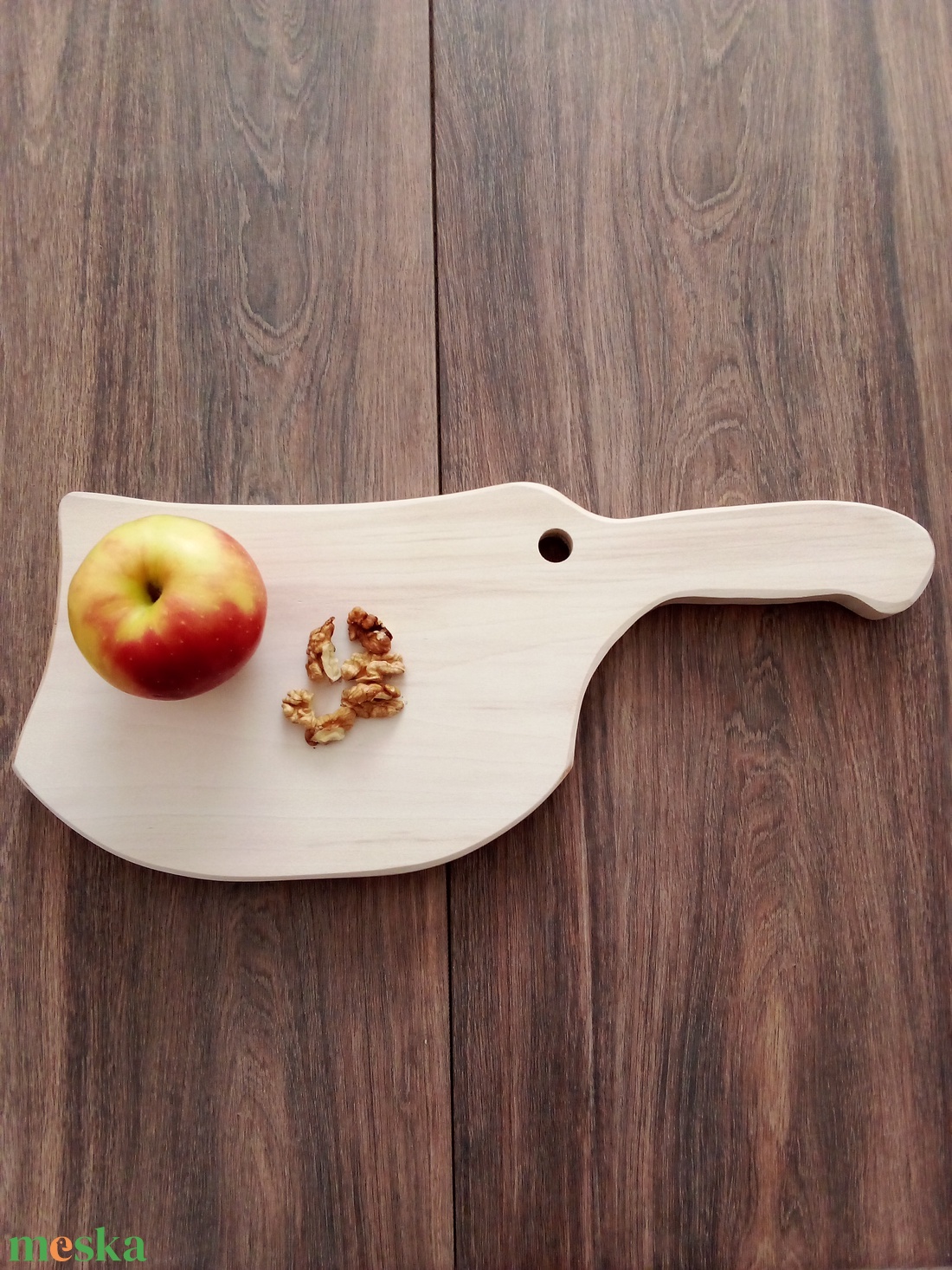 Fatál,kínálótál, vágódeszka,edényalátét  - bárd alakú  - otthon & életmód - konyhafelszerelés, tálalás - tálalás - kínálótál - Meska.hu