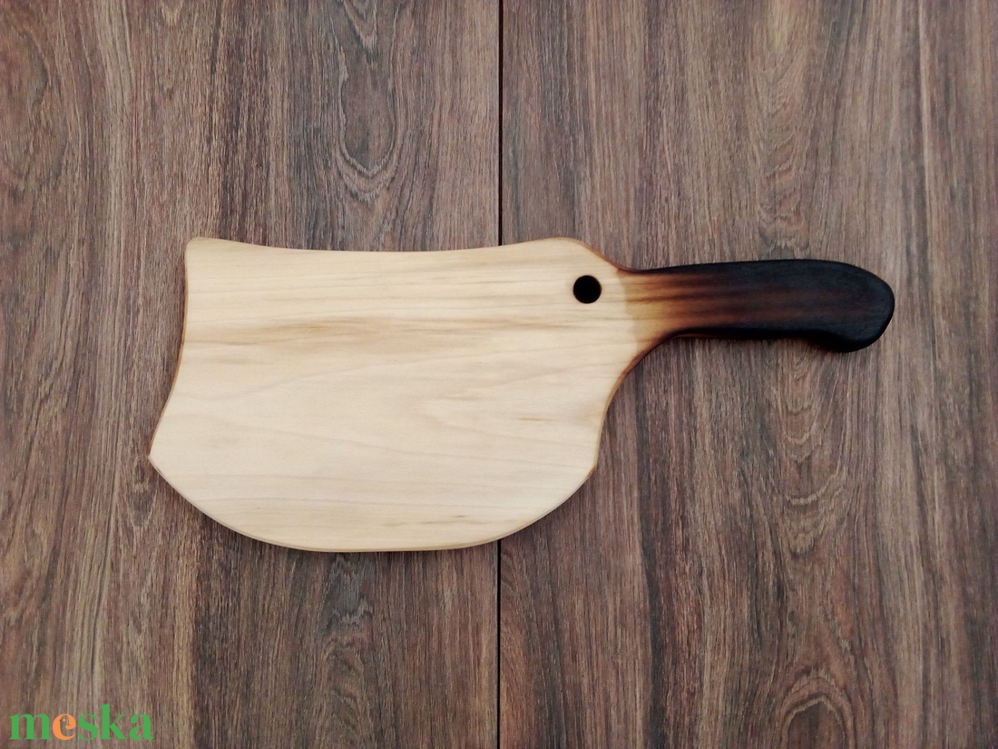 Natúr hársfából készült bárd alakú vágódeszka, reggeliző deszka, kínálótál - otthon & életmód - konyhafelszerelés, tálalás - sütés, főzés - vágódeszka - Meska.hu