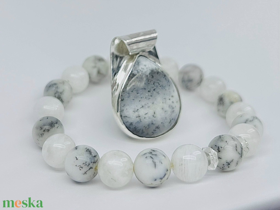 Merlinit medál, merlinit és szivárványholdkő karkötő - ékszer - karkötő - ásványkarkötő - Meska.hu