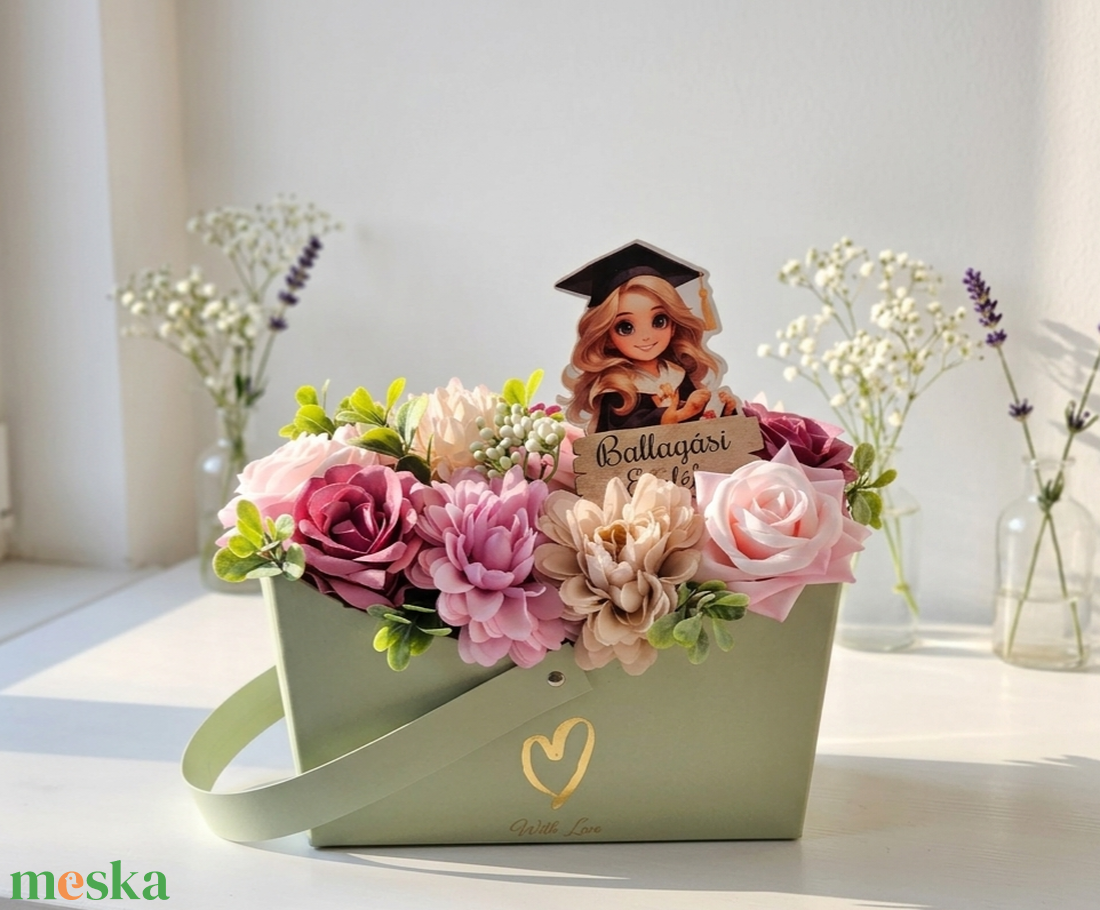 Ballagási virágbox táskában - otthon & életmód - virágdekoráció - virágok - virágbox - Meska.hu