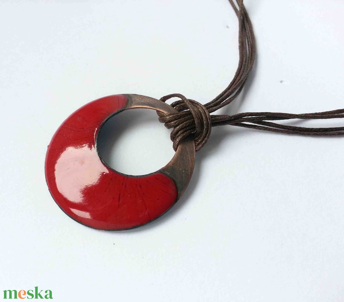 Bordó karika tűzzománc nyaklánc, sötét piros medál, születésnapi ajándék neki - ékszer - nyaklánc - medálos nyaklánc - Meska.hu Bordó karika tűzzománc nyaklánc, sötét piros medál, születésnapi ajándék neki - ékszer - nyaklánc - medálos nyaklánc - Meska.hu