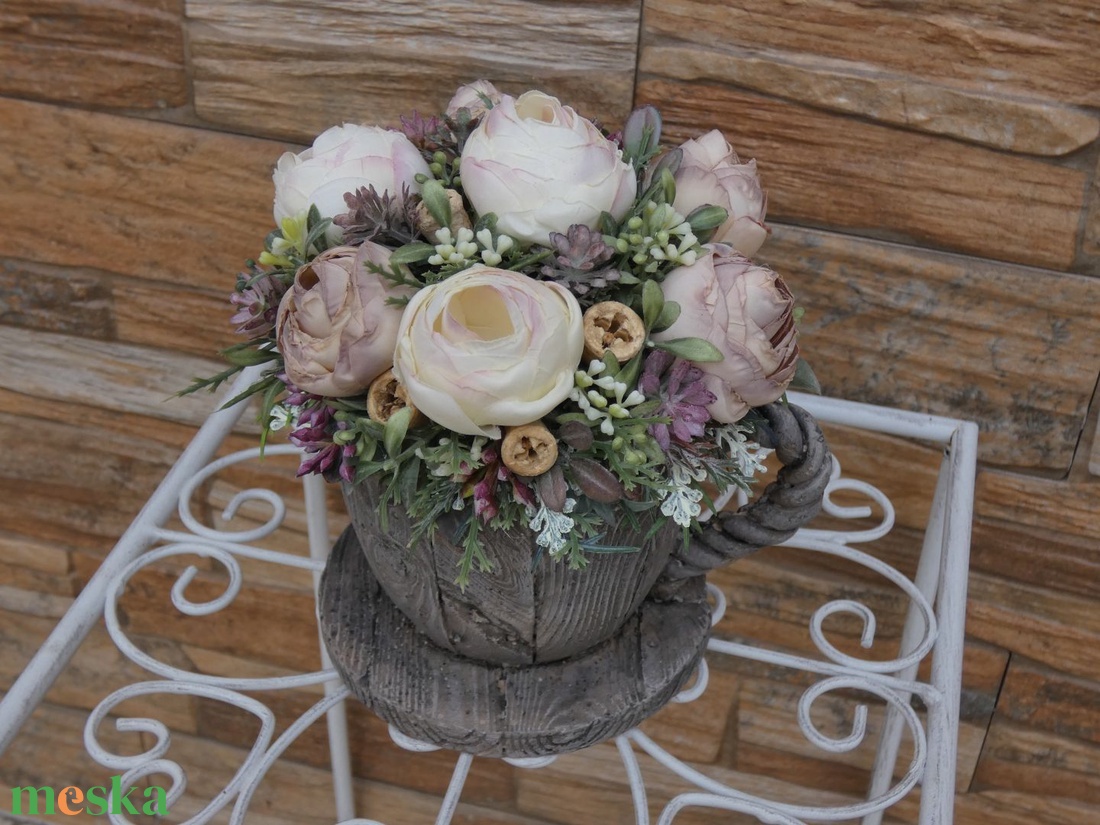 Asztaldísz csésze formájú kő kaspóban - otthon & életmód - dekoráció - asztal és polc dekoráció - asztaldísz - Meska.hu