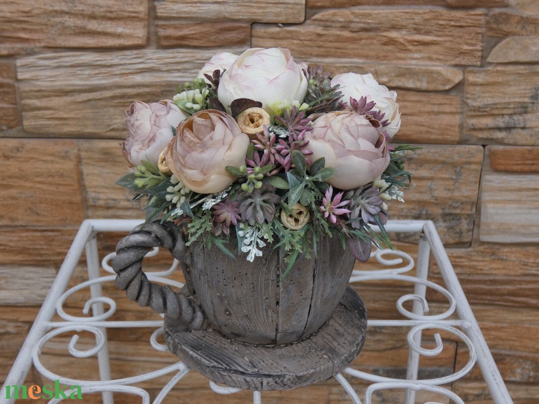 Asztaldísz csésze formájú kő kaspóban - otthon & életmód - dekoráció - asztal és polc dekoráció - asztaldísz - Meska.hu