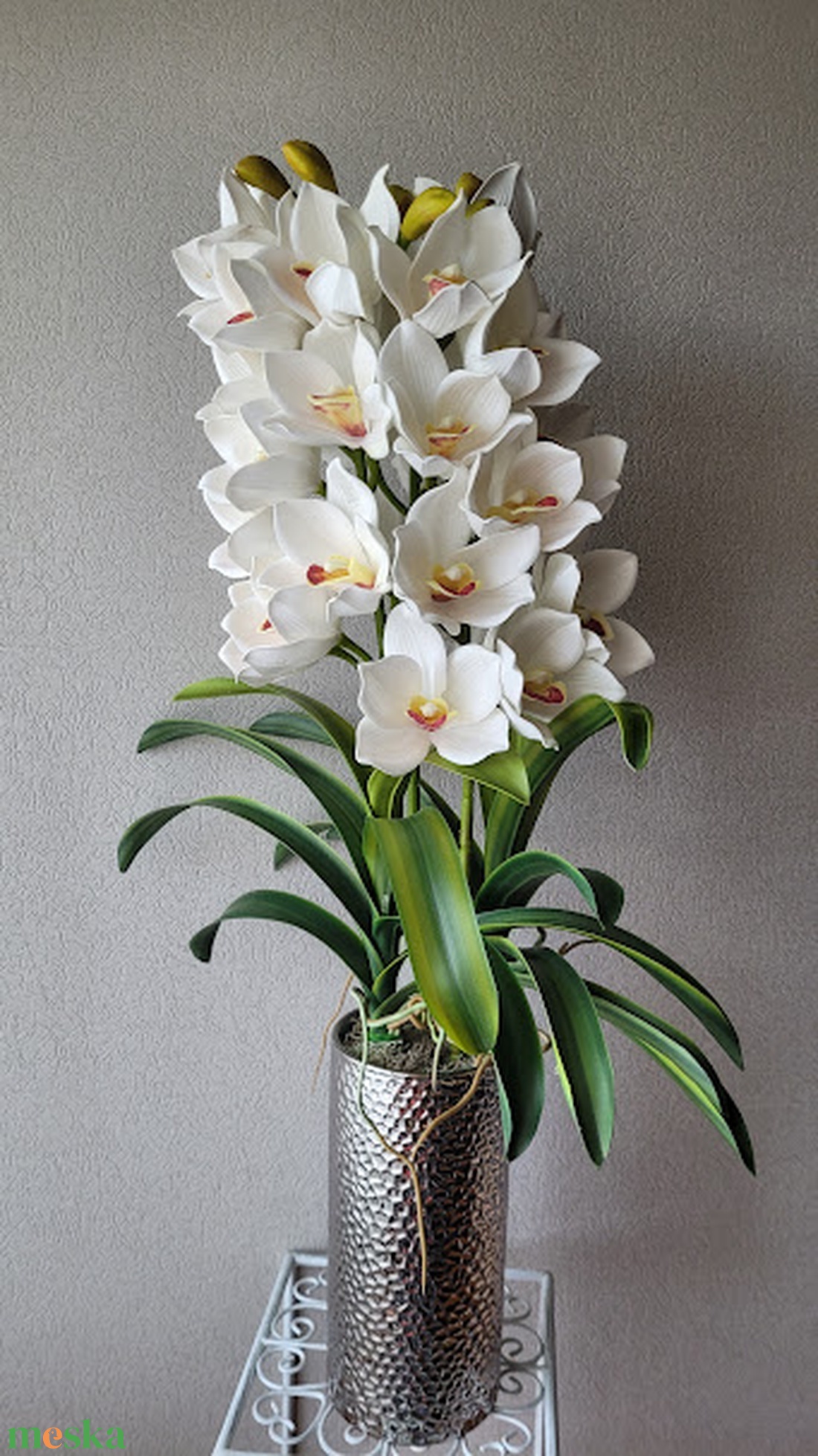 3 szálas cymbidium beültetés ezüst vázában - otthon & életmód - dekoráció - asztal és polc dekoráció - asztaldísz - Meska.hu 3 szálas cymbidium beültetés ezüst vázában - otthon & életmód - dekoráció - asztal és polc dekoráció - asztaldísz - Meska.hu