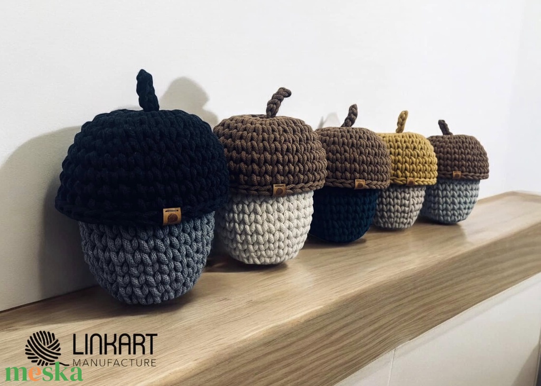 Horgolt makk tároló - baba - mama - babaszobabútor - játéktároló - Meska.hu