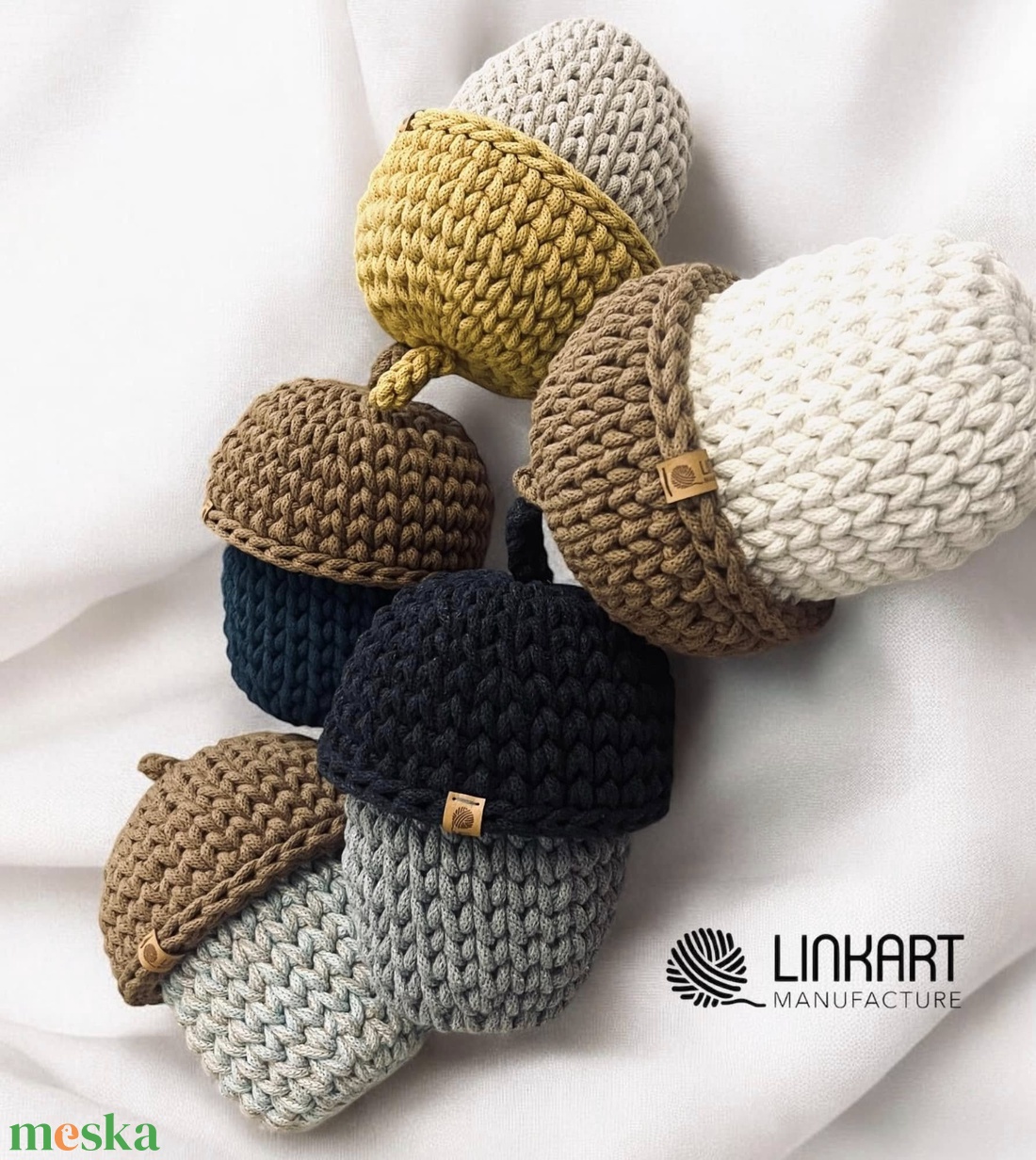 Horgolt makk tároló - baba - mama - babaszobabútor - játéktároló - Meska.hu