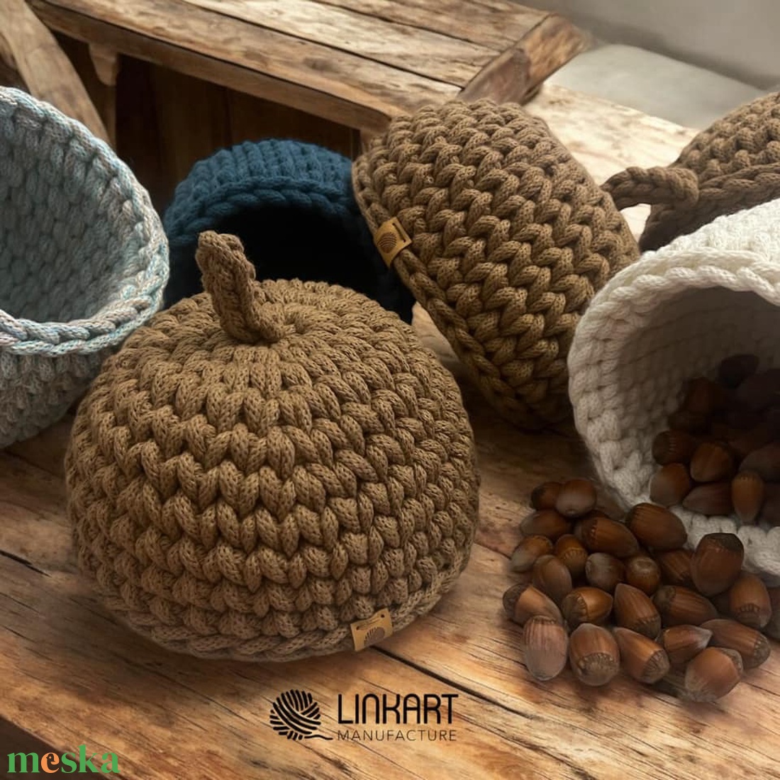 Horgolt makk tároló - baba - mama - babaszobabútor - játéktároló - Meska.hu