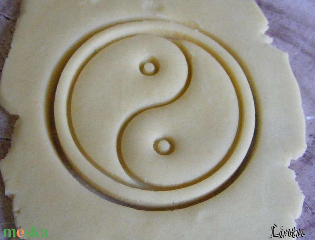 Tai Ji (Yin és Yang) szimbólum sütikiszúró - otthon & lakás - konyhafelszerelés, tálalás - Meska.hu