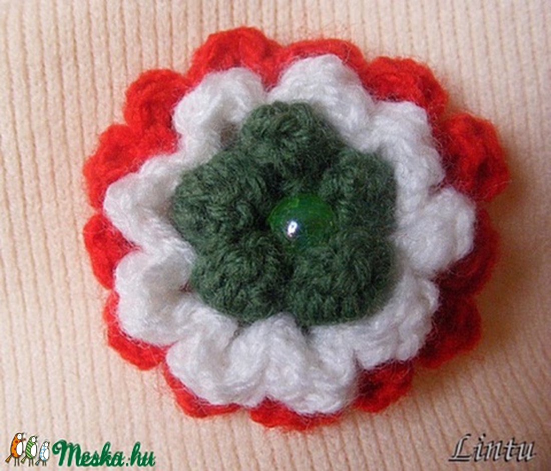 Horgolt kokárda - virág -  - Meska.hu