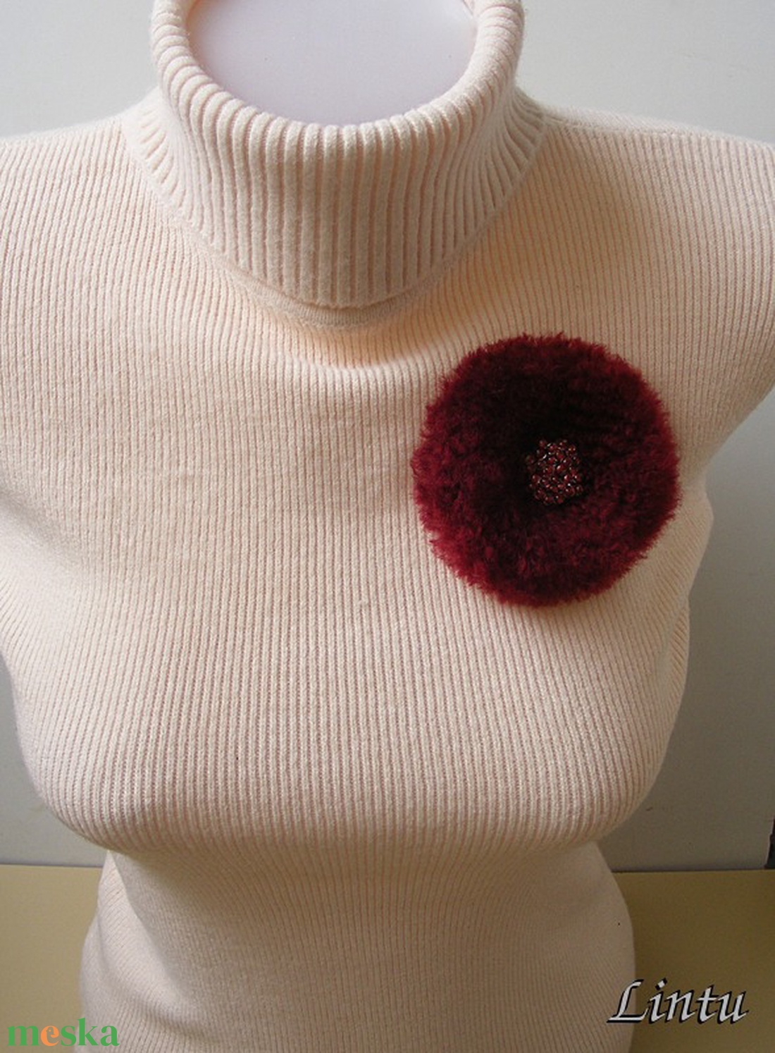 Pihe-puha bordó kitűző (bross) - ékszer - kitűző és bross - Meska.hu