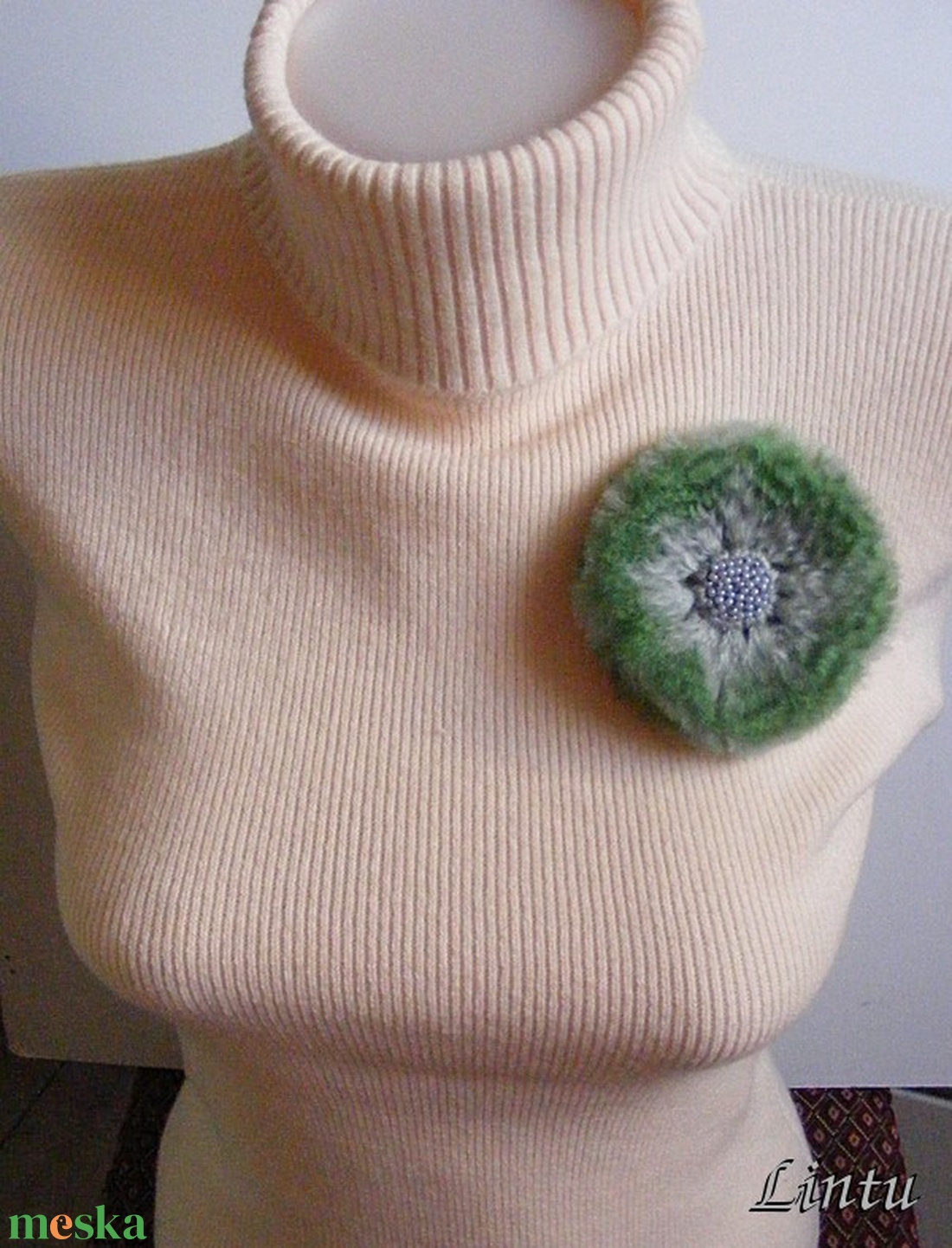 Pihe-puha szürke-zöld  kitűző (bross) - ékszer - kitűző és bross - kitűző - Meska.hu