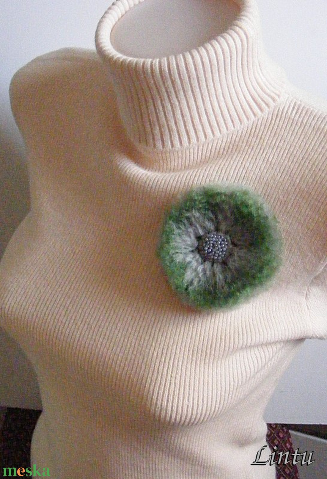 Pihe-puha szürke-zöld  kitűző (bross) - ékszer - kitűző és bross - kitűző - Meska.hu