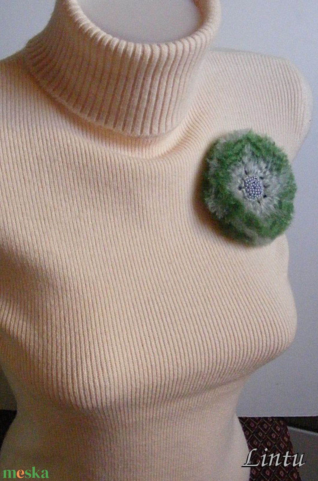 Pihe-puha szürke-zöld  kitűző (bross) - ékszer - kitűző és bross - kitűző - Meska.hu