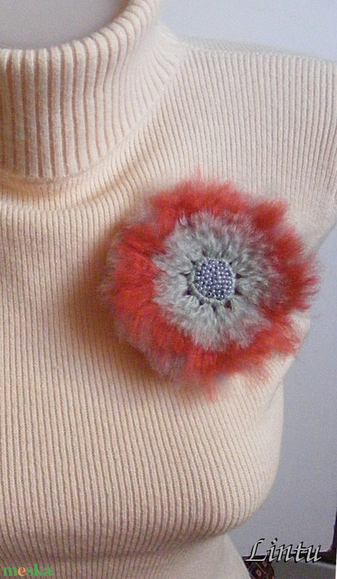 Pihe-puha szürke-piros kitűző (bross) - ékszer - kitűző és bross - kitűző - Meska.hu