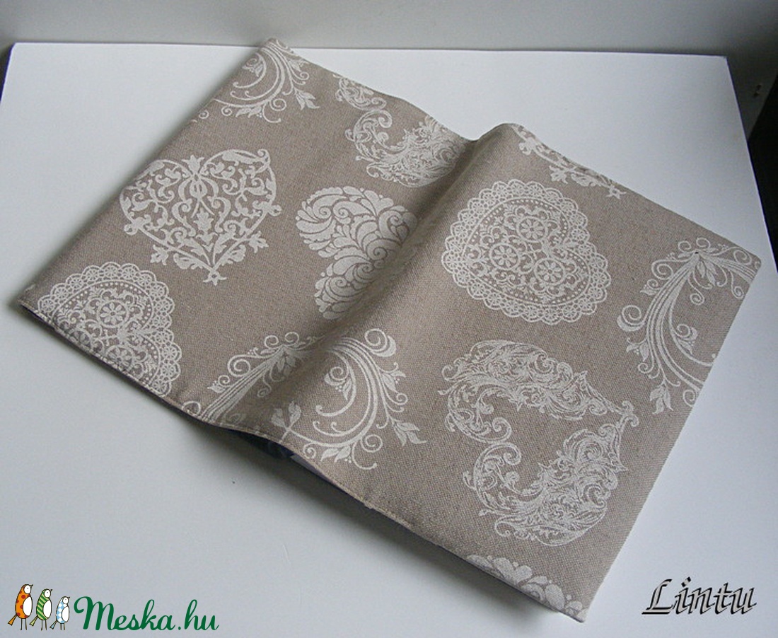 Textil könyv- vagy határidőnapló borító állítható szélességgel, SZÍVEK -  - Meska.hu