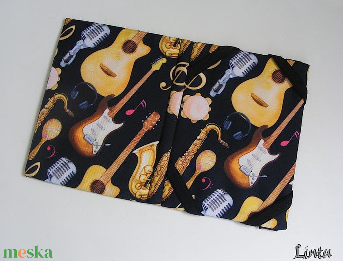 Hangszerek, vízhatlan anyagból készült kemény ebook-tok - táska & tok - ebook & tablet tok - Meska.hu