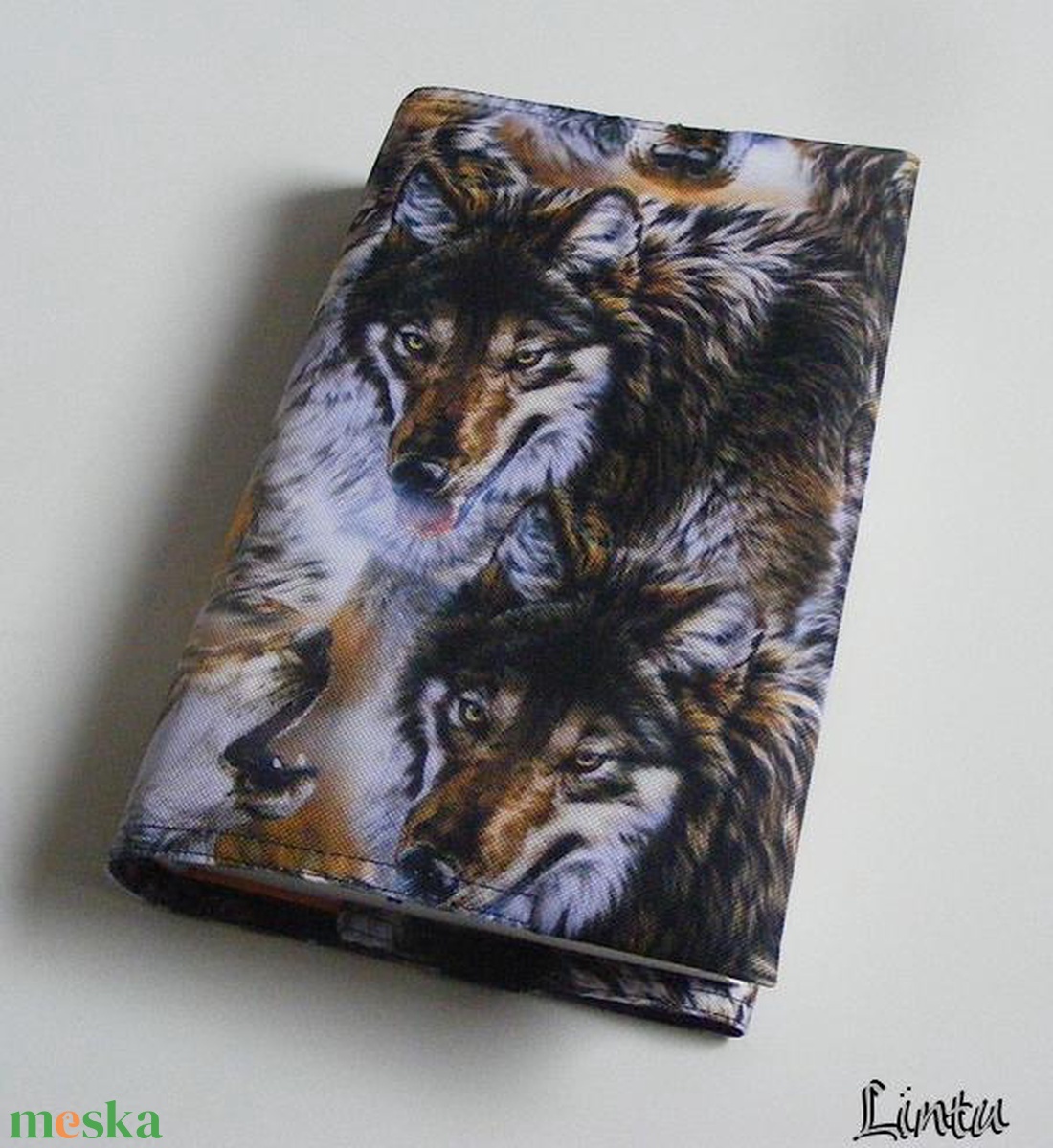 Kétoldalú vízhatlan könyvborító állítható szélességgel, farkasok/fehér baglyok - könyv & zene - könyvtok - Meska.hu Kétoldalú vízhatlan könyvborító állítható szélességgel, farkasok/fehér baglyok - könyv & zene - könyvtok - Meska.hu