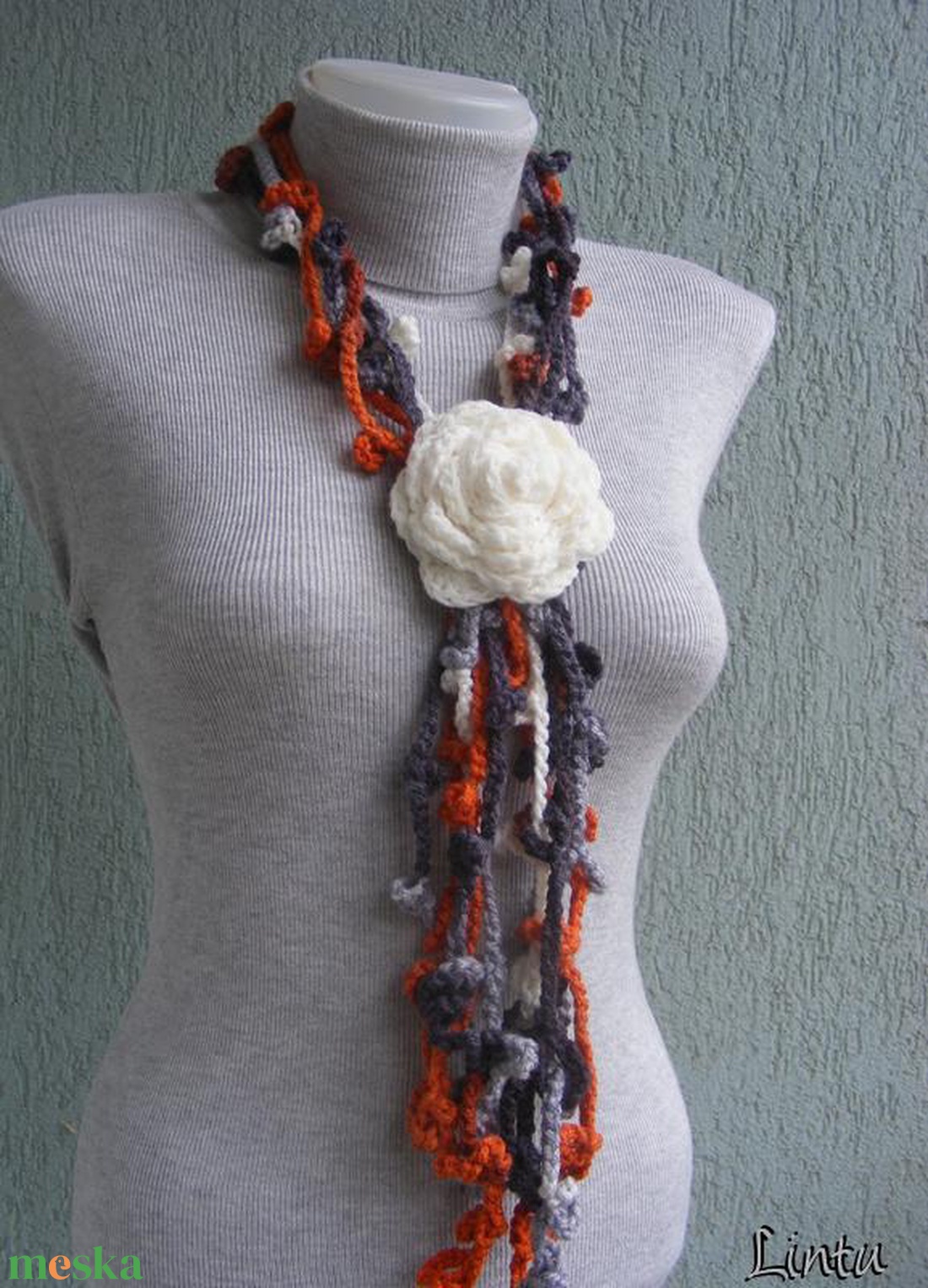 Téli horgolt nyaklánc terrakotta- fehér- sürke színekben - ékszer - nyaklánc - nyakpánt, gallér - Meska.hu