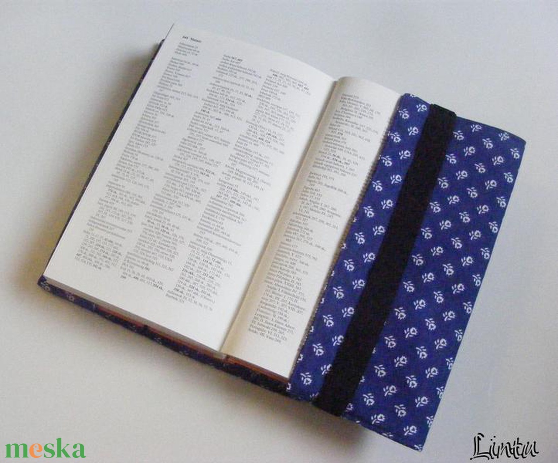 Könyvborító állítható szélességgel, kékfestő jellegű anyagból - könyv & zene - könyvtok - Meska.hu
