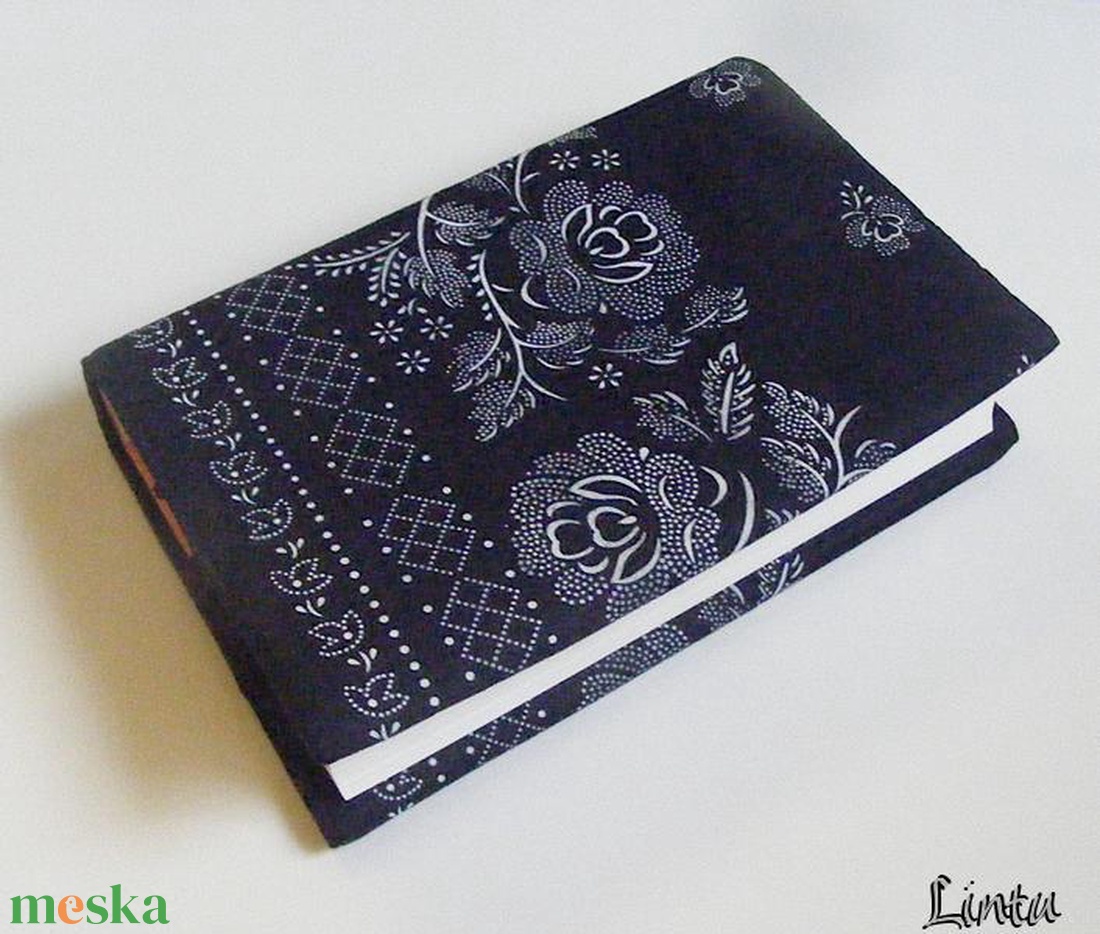 Könyvborító állítható szélességgel, kékfestő jellegű anyagból - könyv & zene - könyvtok - Meska.hu