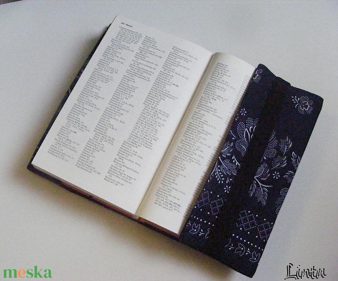 Könyvborító állítható szélességgel, kékfestő jellegű anyagból - könyv & zene - könyvtok - Meska.hu