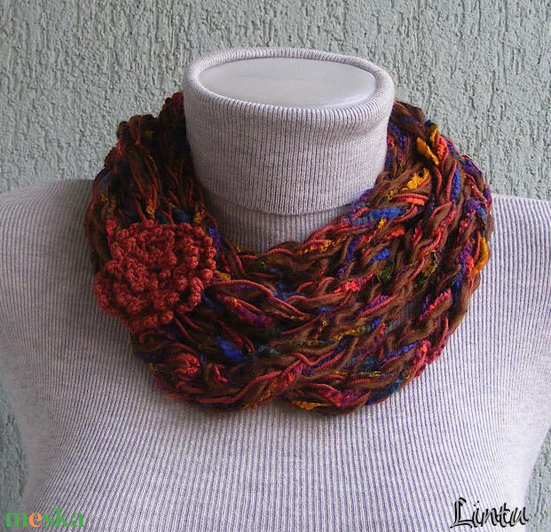 Téli horgolt nyaklánc barna-kék színekben - ruha & divat - sál, sapka, kendő - sál - Meska.hu