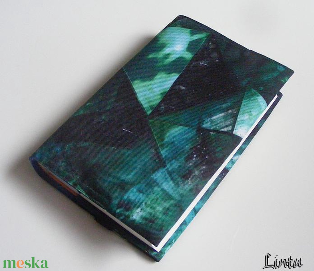 Kétoldalú vízhatlan könyvborító állítható szélességgel, SZÍNES FÉNYEK és ZÖLD MINTA - könyv & zene - könyvtok - Meska.hu