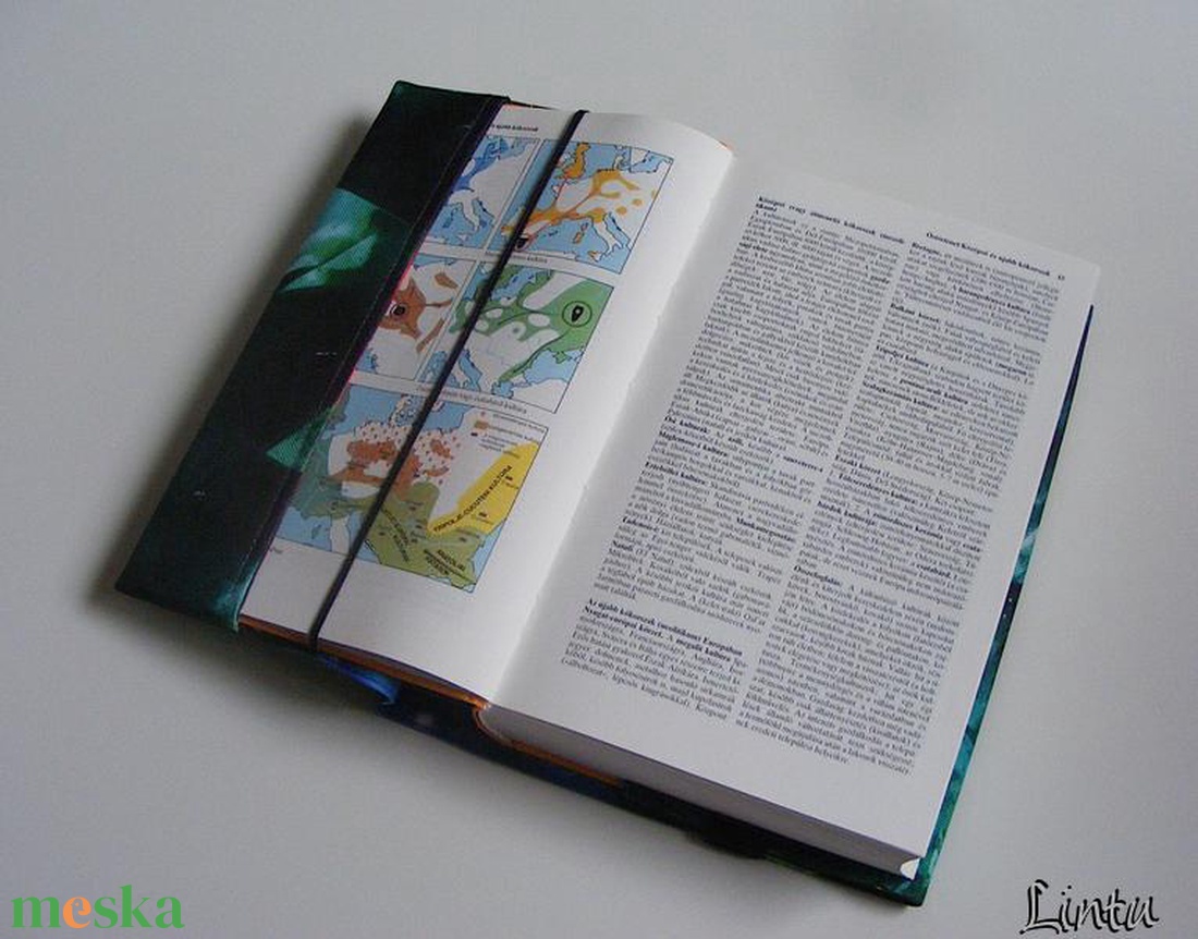 Kétoldalú vízhatlan könyvborító állítható szélességgel, SZÍNES FÉNYEK és ZÖLD MINTA - könyv & zene - könyvtok - Meska.hu