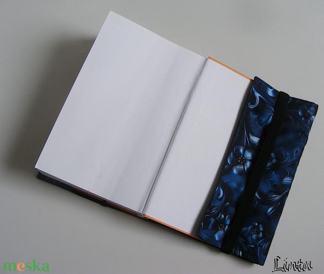 Kék virágok, vízhatlan könyvborító állítható szélességgel - könyv & zene - könyvtok - Meska.hu