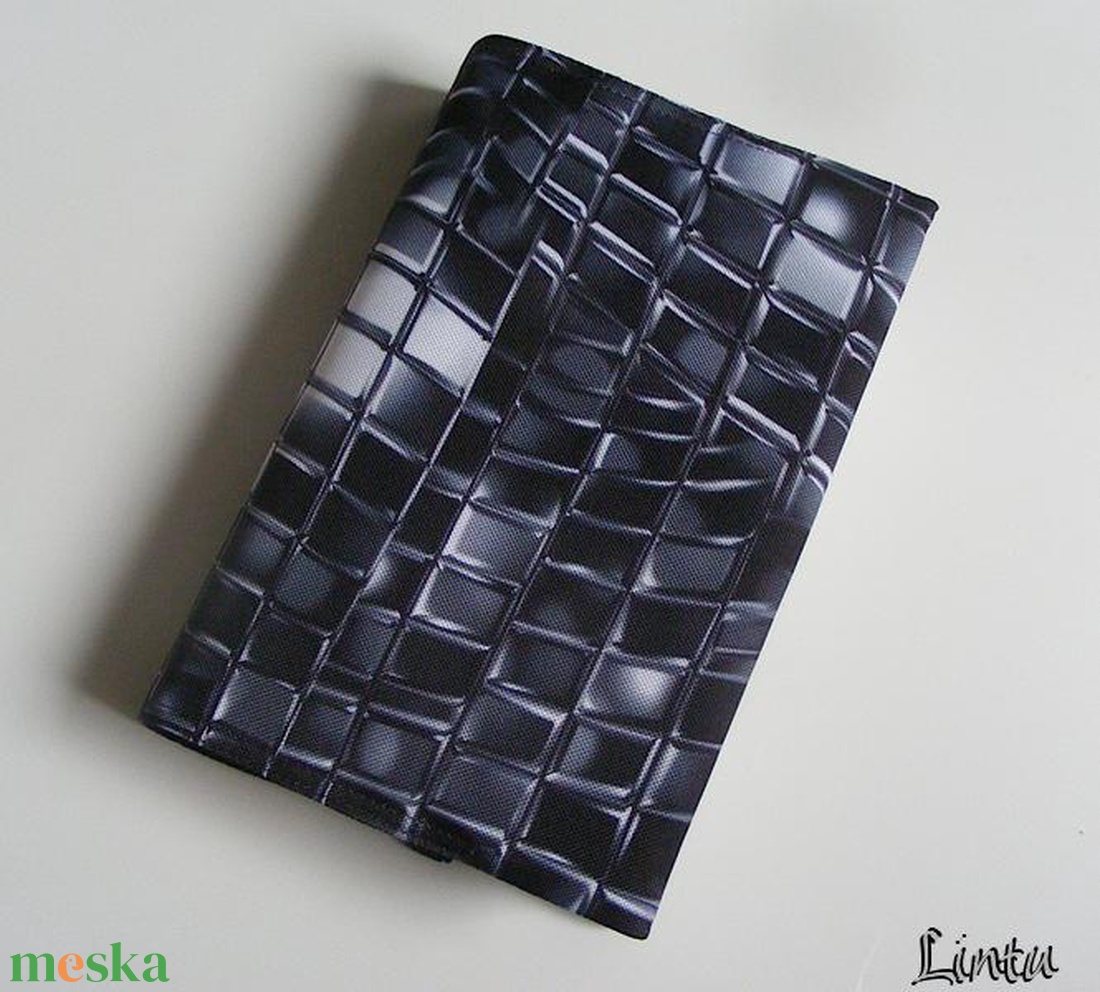 Fekete-fehér minta, vízhatlan könyvborító állítható szélességgel - könyv & zene - könyvtok - Meska.hu