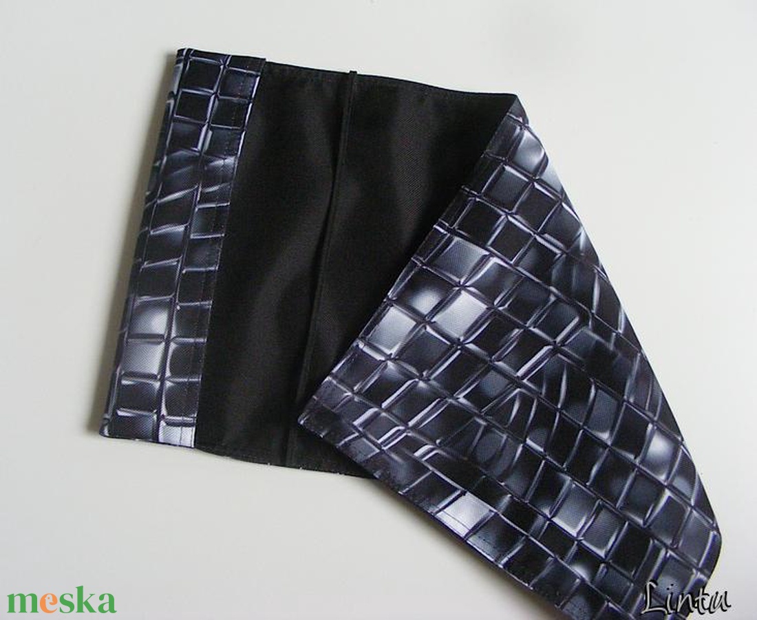 Fekete-fehér minta, vízhatlan könyvborító állítható szélességgel - könyv & zene - könyvtok - Meska.hu