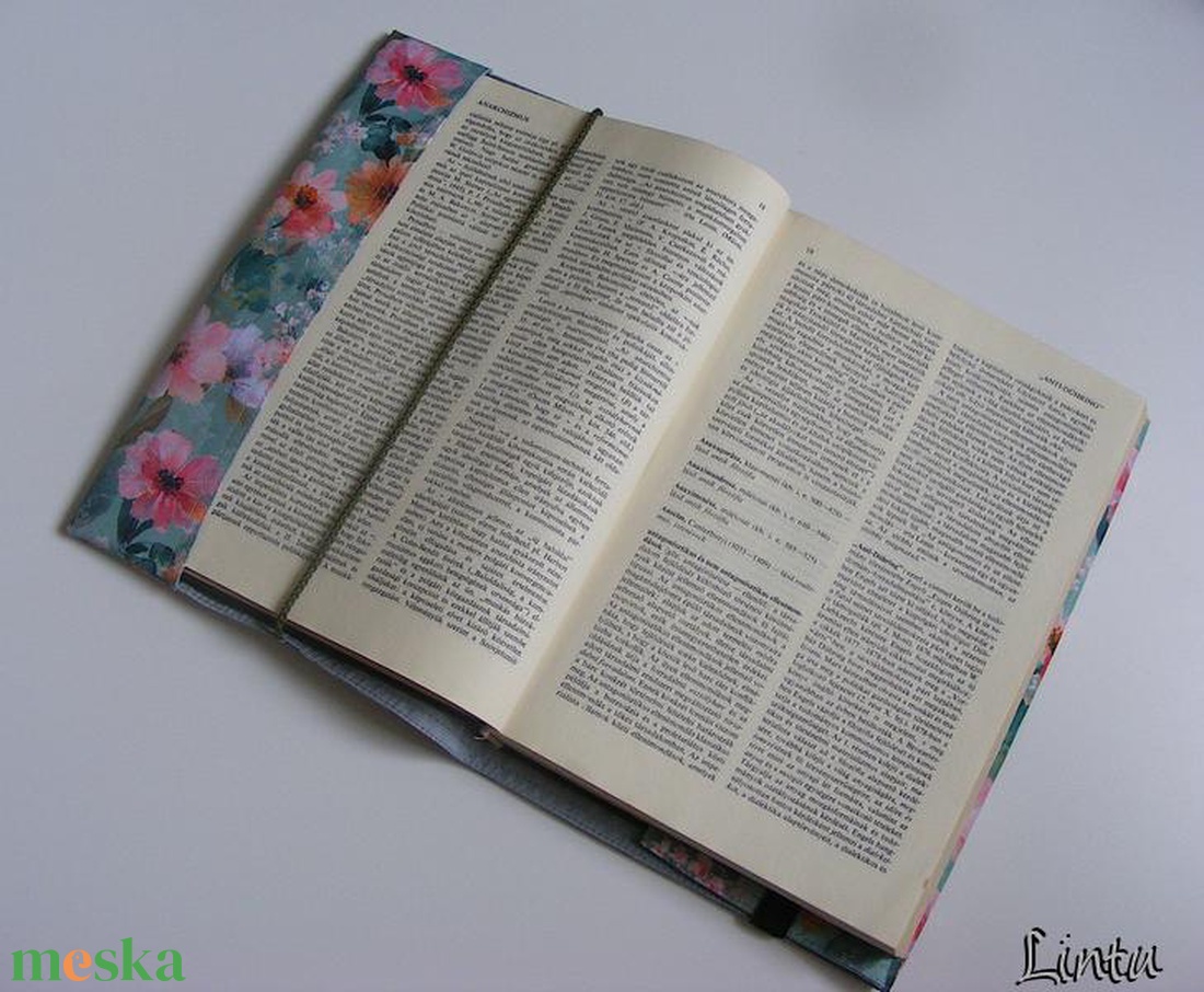 Apró virágok, vízhatlan könyvborító állítható szélességgel - könyv & zene - könyvtok - Meska.hu