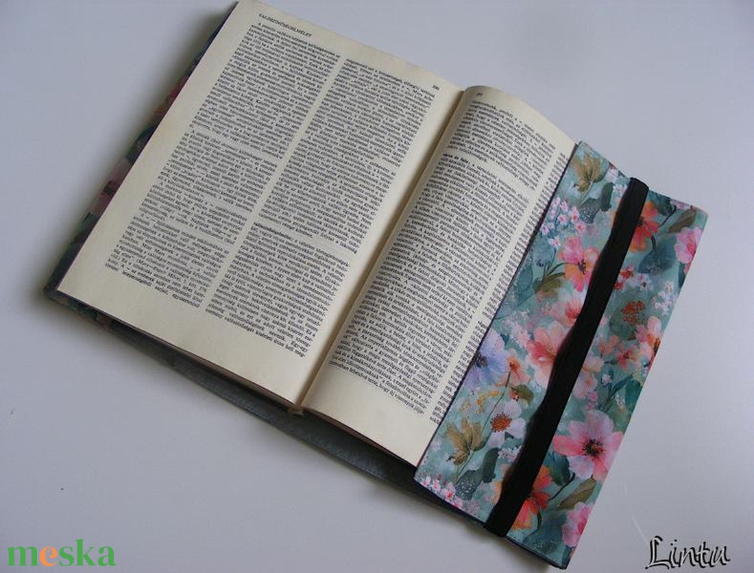 Apró virágok, vízhatlan könyvborító állítható szélességgel - könyv & zene - könyvtok - Meska.hu