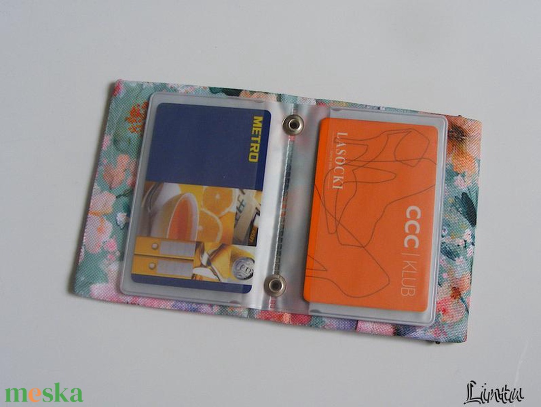 Ápró virágok, vízhatlan anyagból készült igazolványtartó és/vagy kártyatartó - táska & tok - pénztárca & más tok - kártyatartó & irattartó - Meska.hu