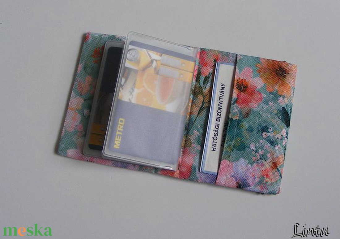 Ápró virágok, vízhatlan anyagból készült igazolványtartó és/vagy kártyatartó - táska & tok - pénztárca & más tok - kártyatartó & irattartó - Meska.hu