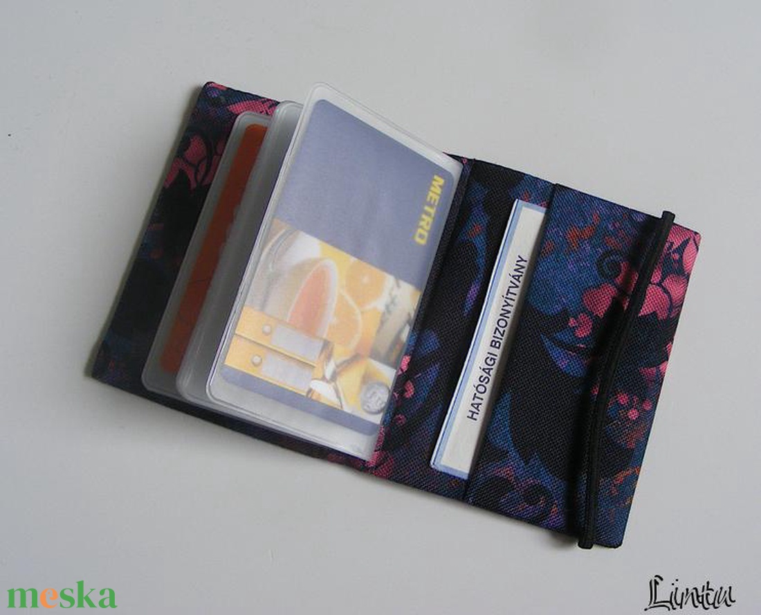 Lila virágok, vízhatlan anyagból készült igazolványtartó és/vagy kártyatartó - táska & tok - pénztárca & más tok - kártyatartó & irattartó - Meska.hu