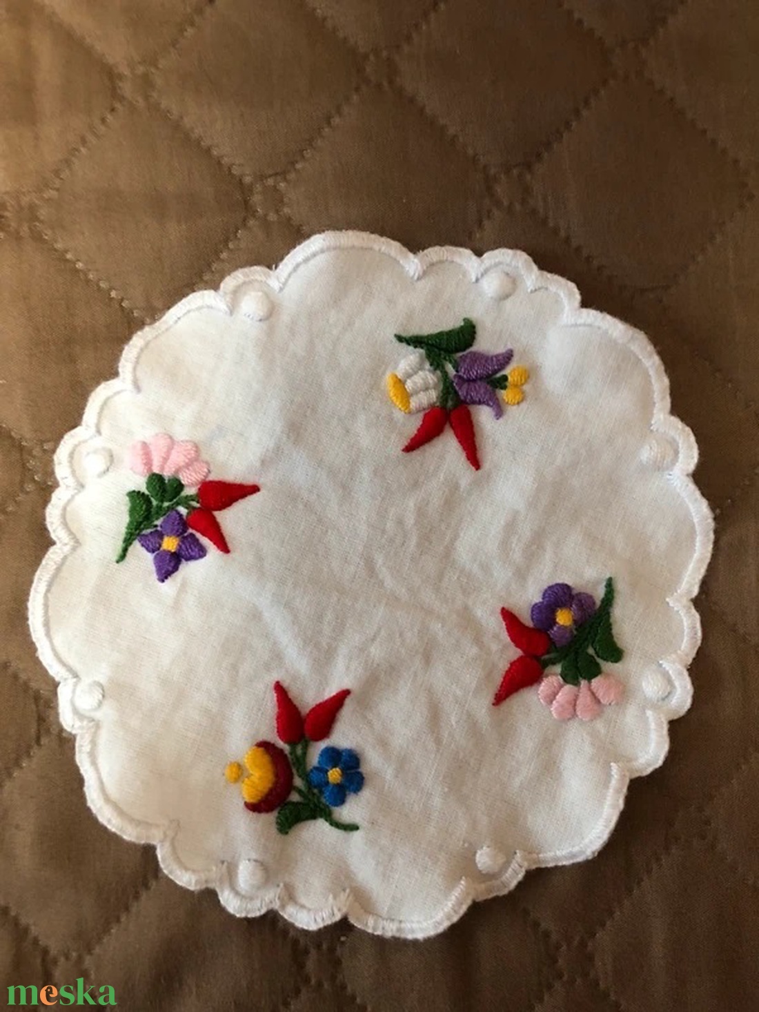 Kicsi, kerek, paprika mintás kalocsai terítő - otthon & életmód - lakástextil - abrosz, terítő - díszterítő polcra, komódra - Meska.hu