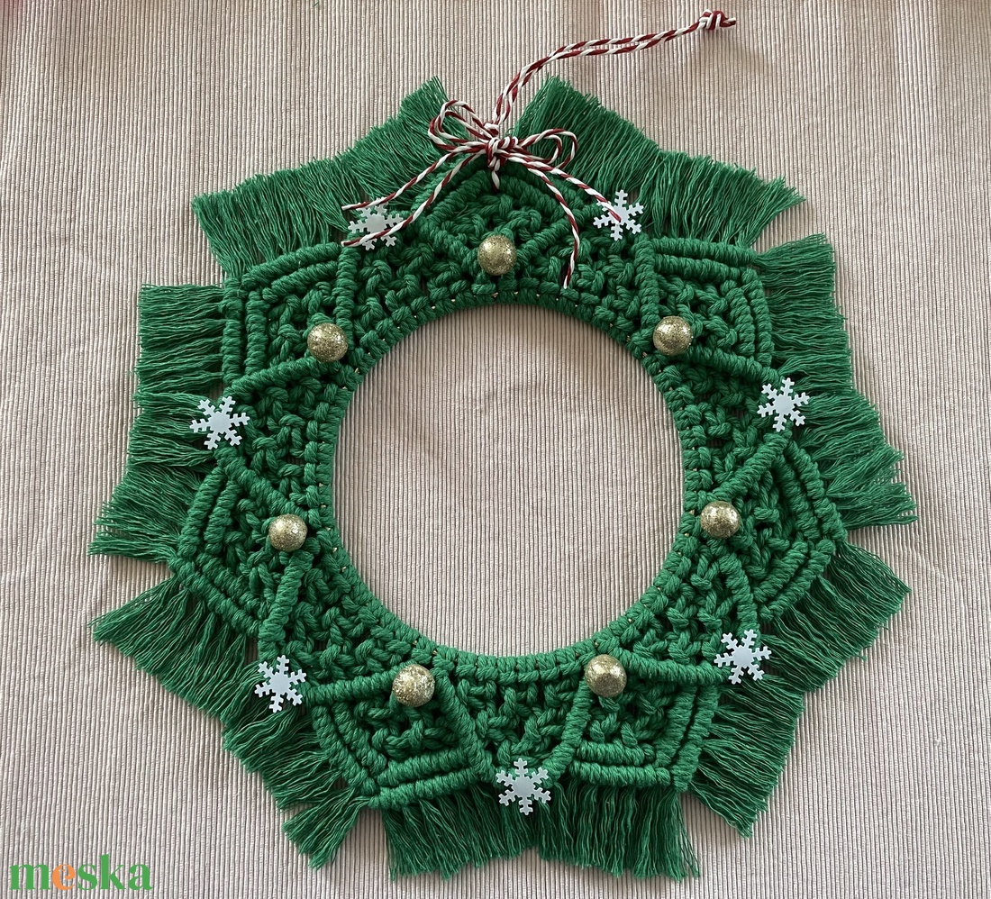 Karácsonyi makramé koszorú  - karácsony - karácsonyi lakásdekoráció - karácsonyi lakásdíszek - Meska.hu