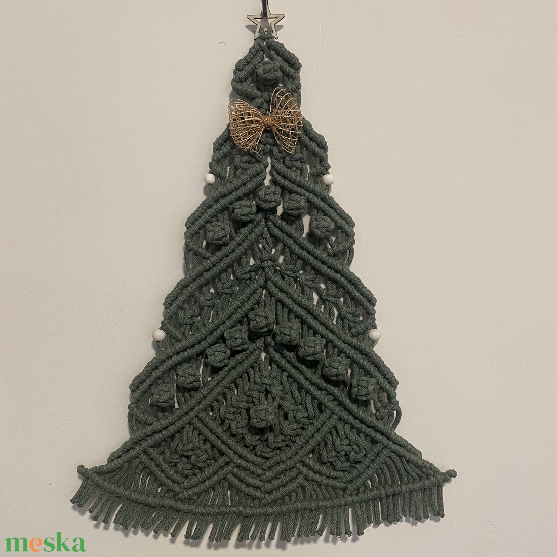 Makramé ezüstfenyő karácsonyfa - karácsony - karácsonyi lakásdekoráció - karácsonyi lakásdíszek - Meska.hu