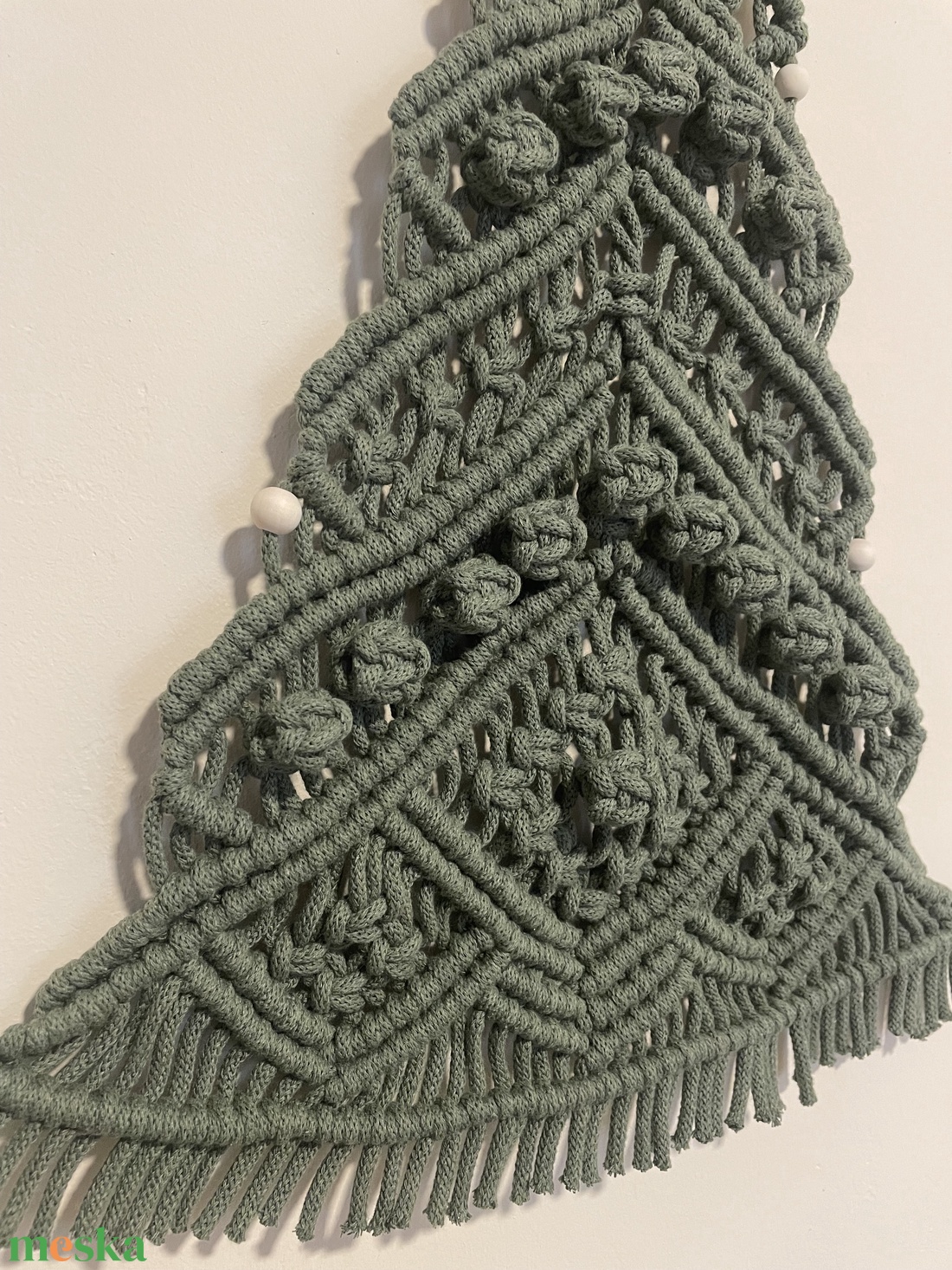 Makramé ezüstfenyő karácsonyfa - karácsony - karácsonyi lakásdekoráció - karácsonyi lakásdíszek - Meska.hu