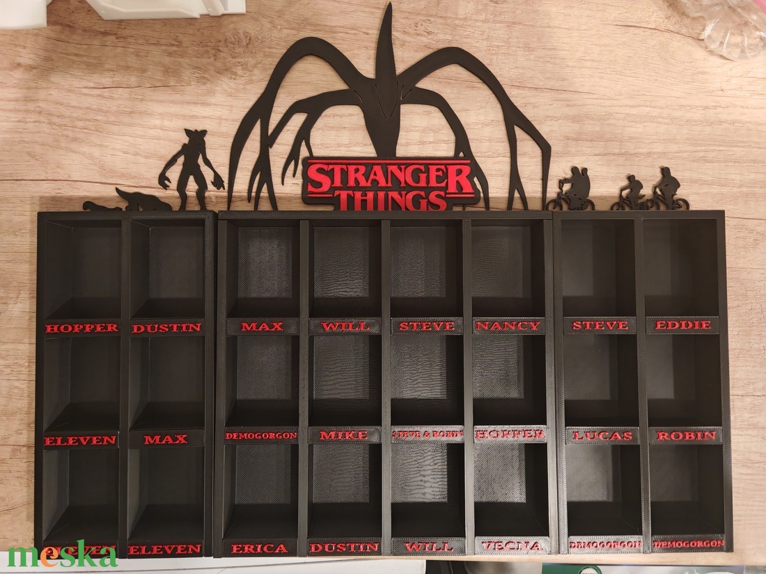 Stranger Things kinderjoy figura tartó - otthon & életmód - dekoráció - asztal és polc dekoráció - dekorációs tál, tartó - Meska.hu