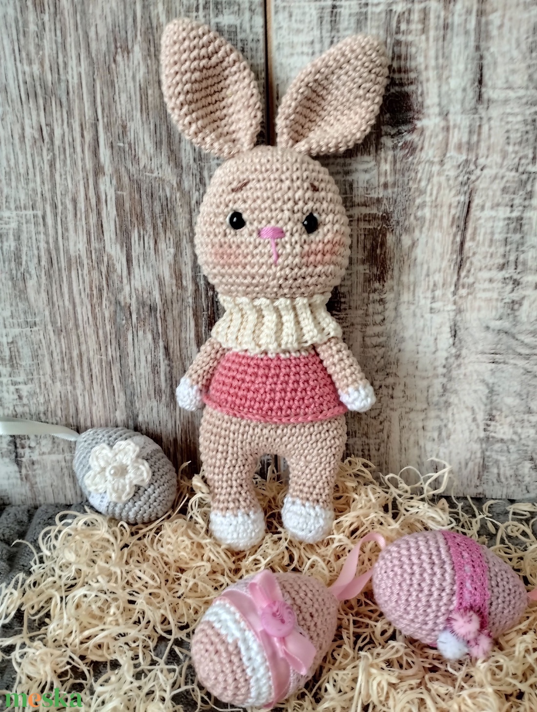 Pink-drapp garbós nyuszi - amigurumi horgolt figurák - játék & sport - plüssállat & játékfigura - nyuszi - Meska.hu Pink-drapp garbós nyuszi - amigurumi horgolt figurák - játék & sport - plüssállat & játékfigura - nyuszi - Meska.hu