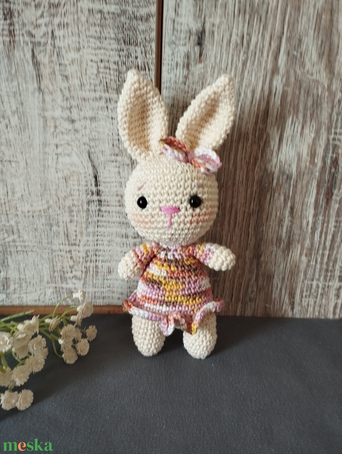 Nyuszi amigurumi horgolt figura mintás szoknyával - Fehér - játék & sport - plüssállat & játékfigura - nyuszi - Meska.hu